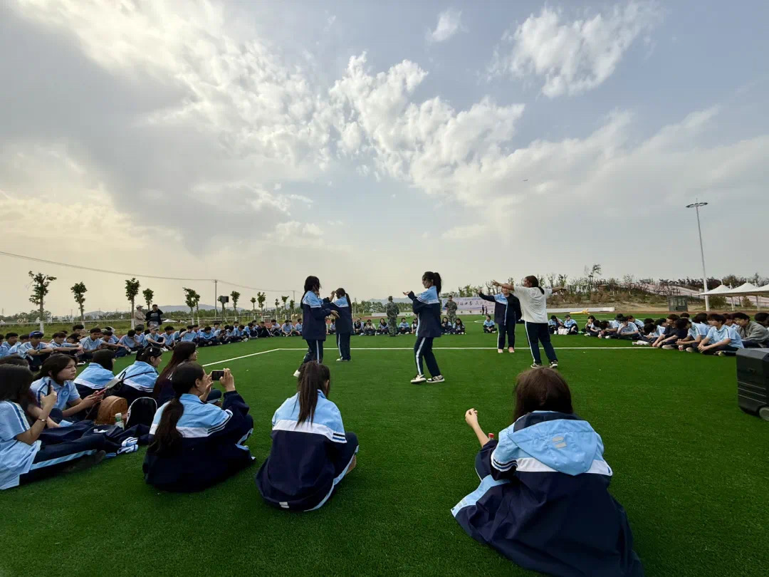 20250503 新疆班学子田间研学记：劳动中收获成长与团结.JPG