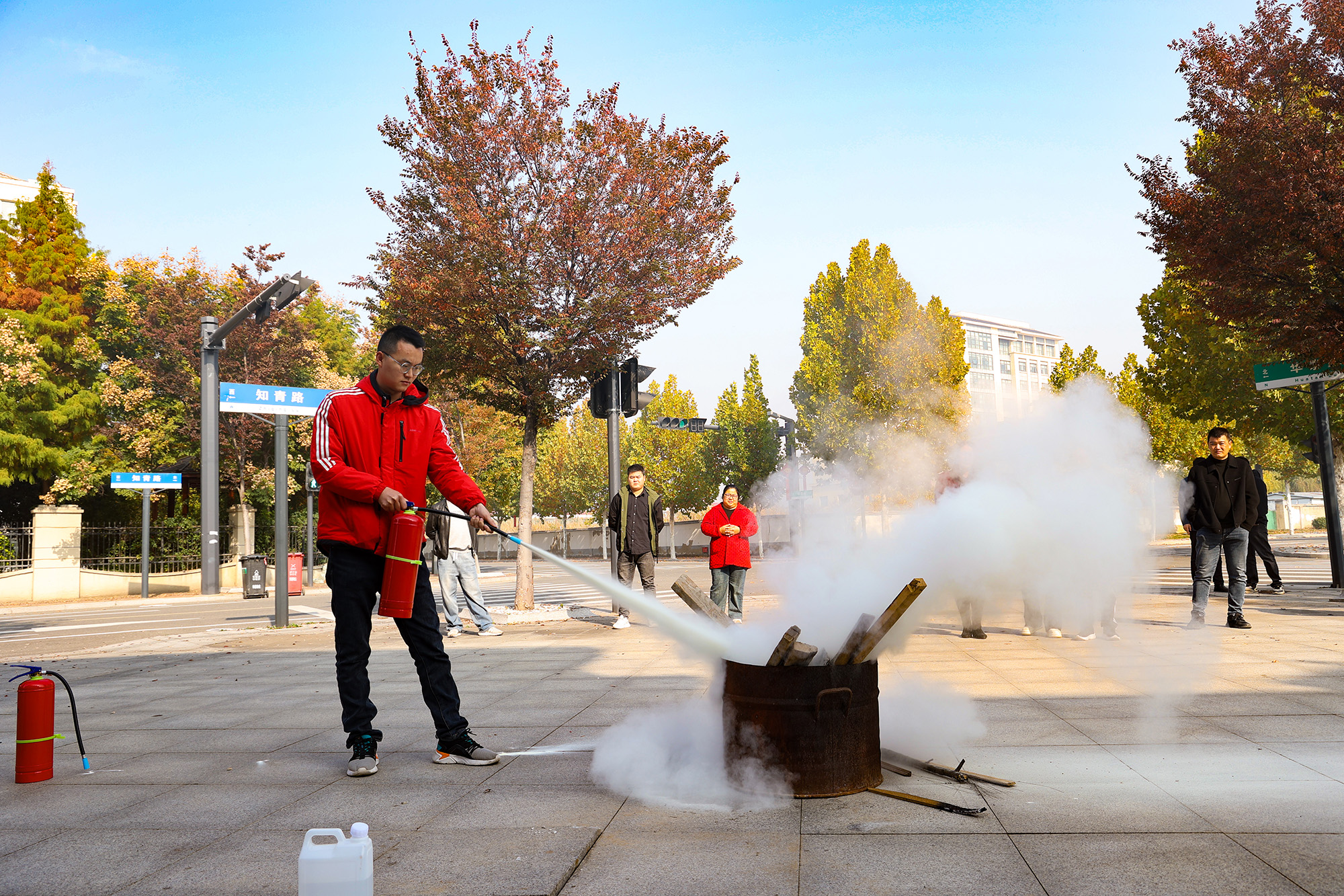 20251114 筑牢安全“防火墙”，防患于未“燃” (3).JPG