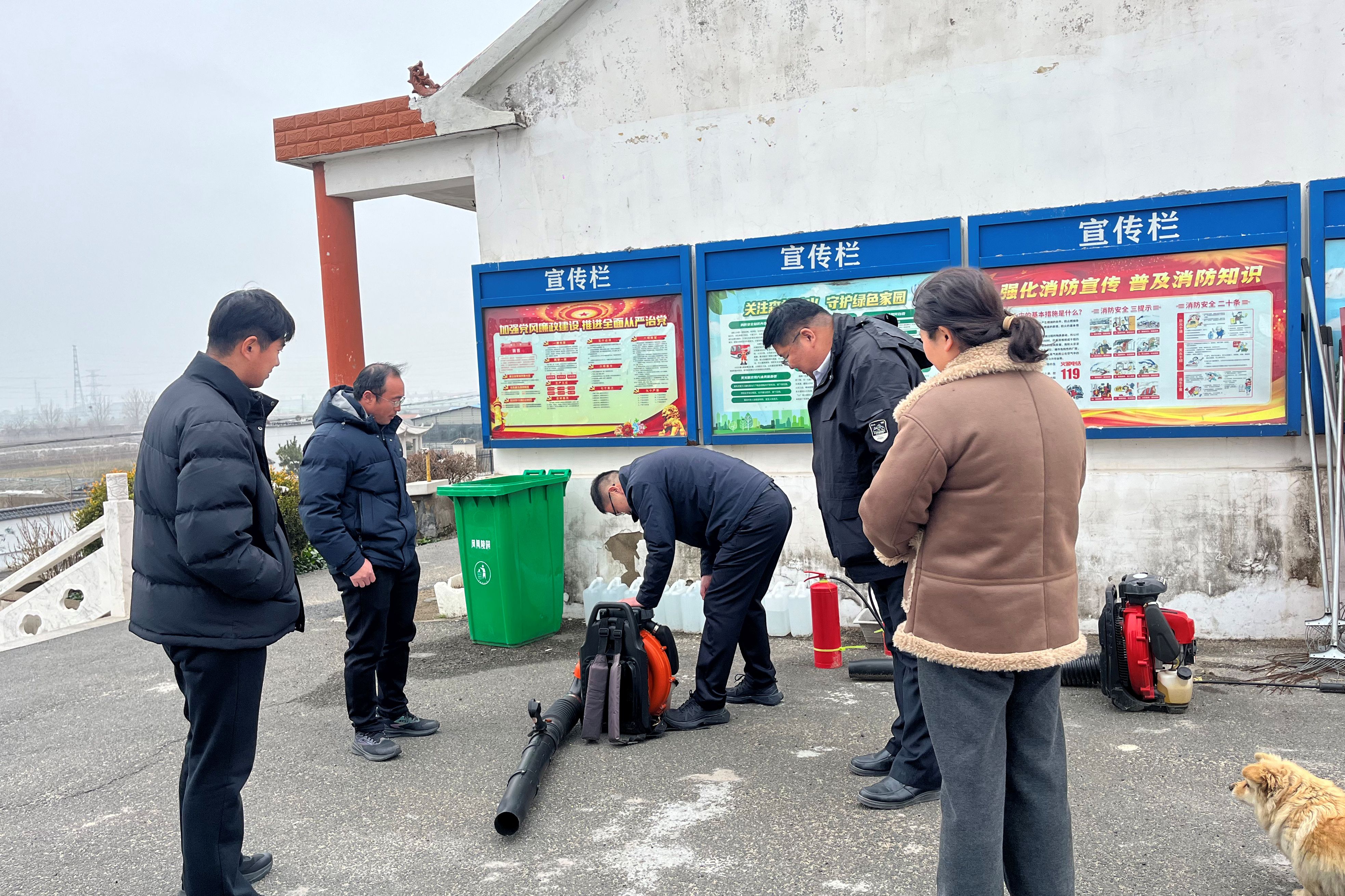 20260401 文明祭扫护平安 多措并举迎清明 (1).jpg