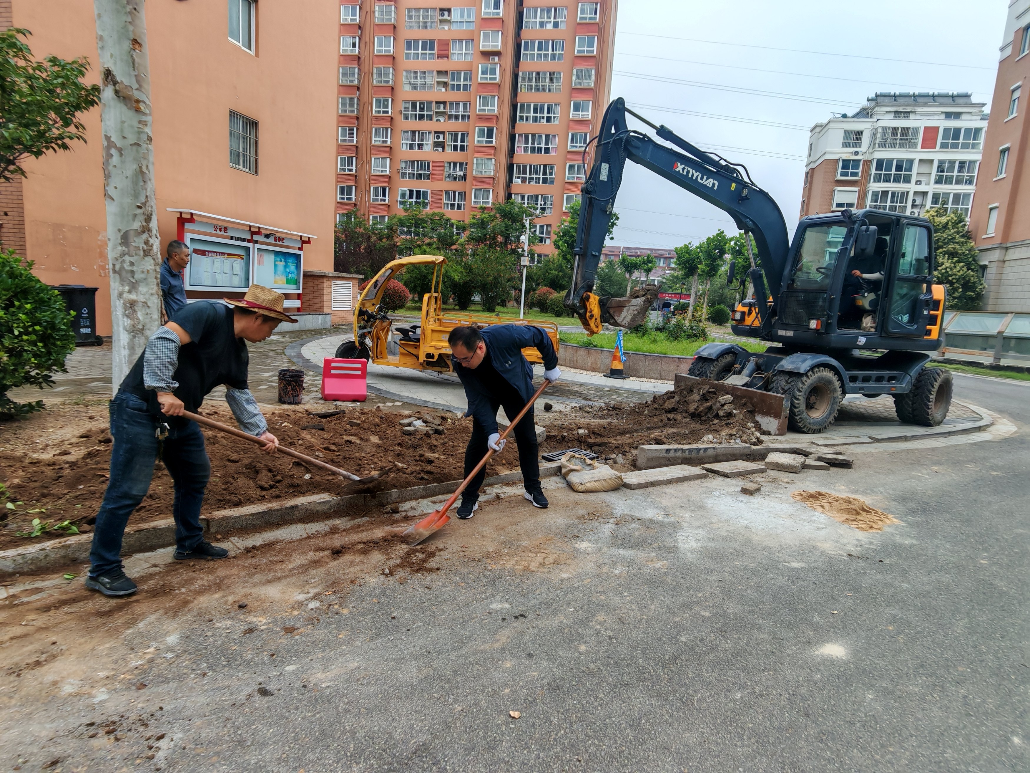 20260623 管网改造解积水难题，华泰物业办实事解民忧 (4).jpg